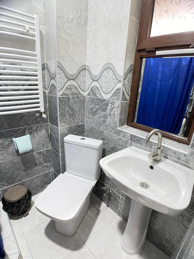 Villa In 巴库里阿尼 外观 照片